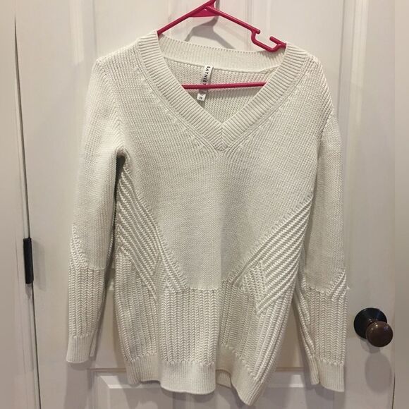 Athleta XS white fitted textured sweater - Picture 2 of 4